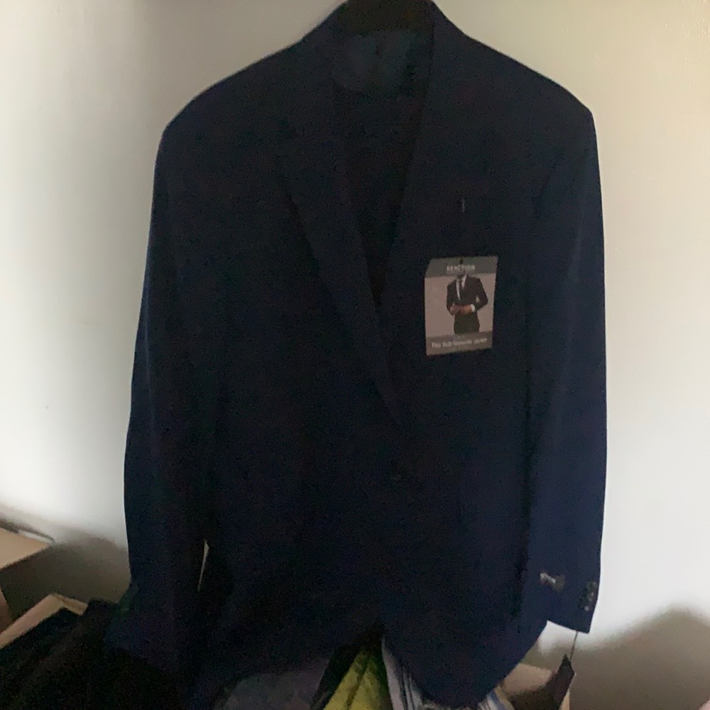 Brand new men’s suit Kenneth Cole reaction 46L with pants